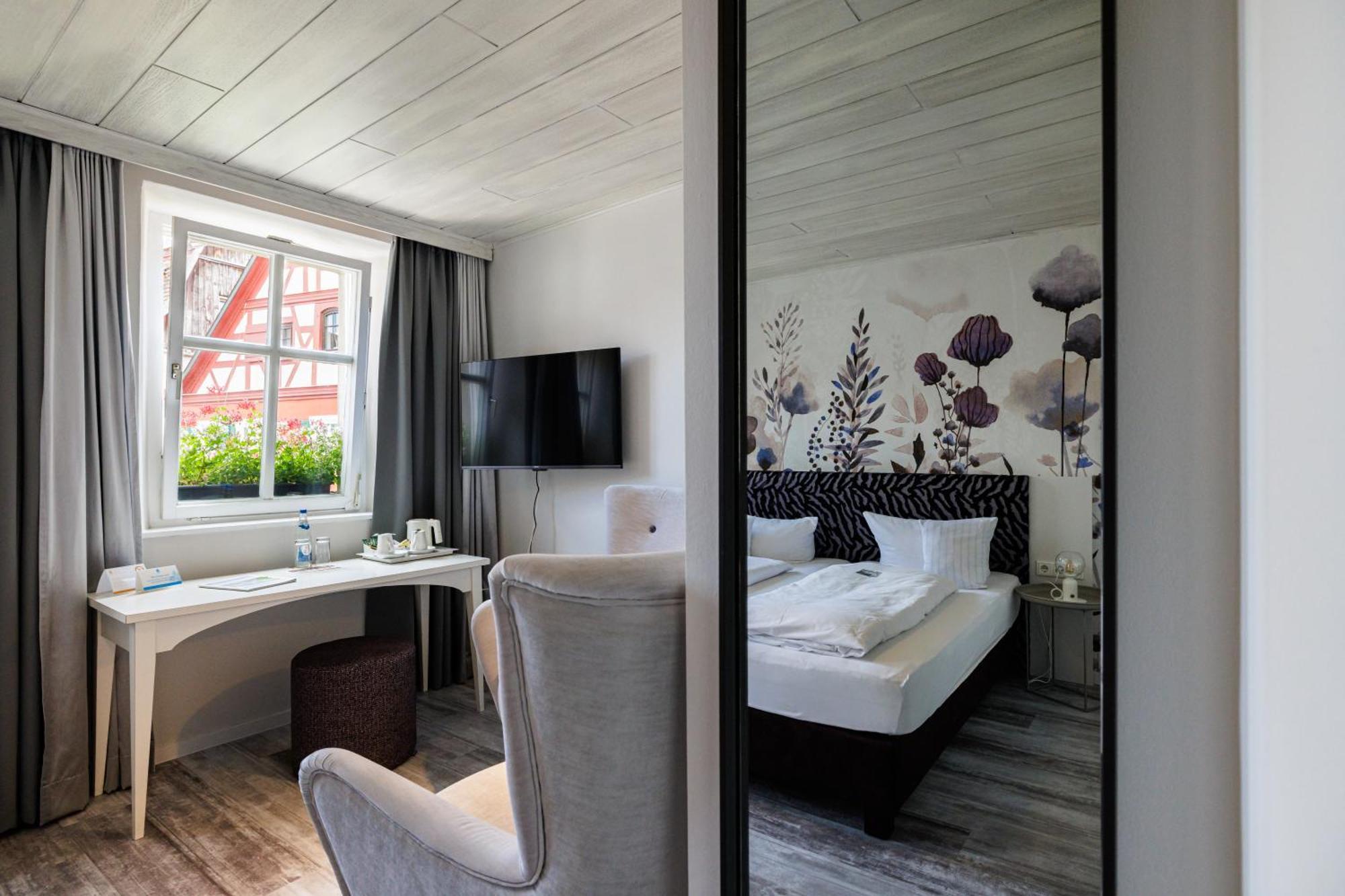 Flair Hotel Zum Storchen Bad Windsheim Exteriör bild